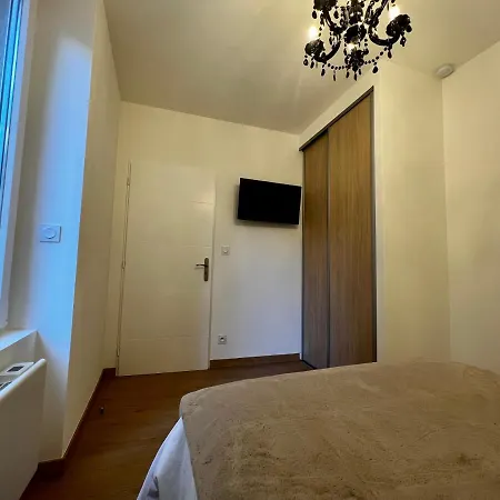 Cosy Centre Apartment Roanne